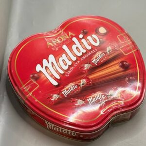 علبة شكولاتة