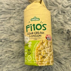 كعك الذرة بنكهة الكريمة الحامضة والبصل